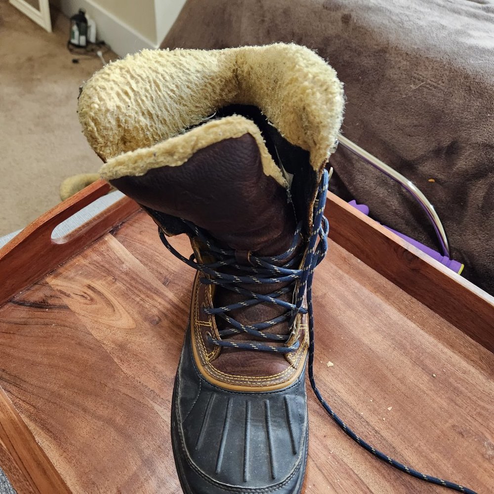 Snow boots